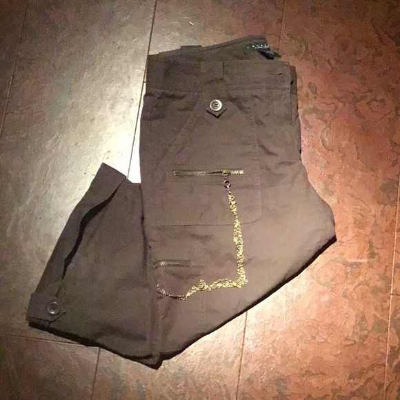 Green capris short pants - Picture 3 of 7